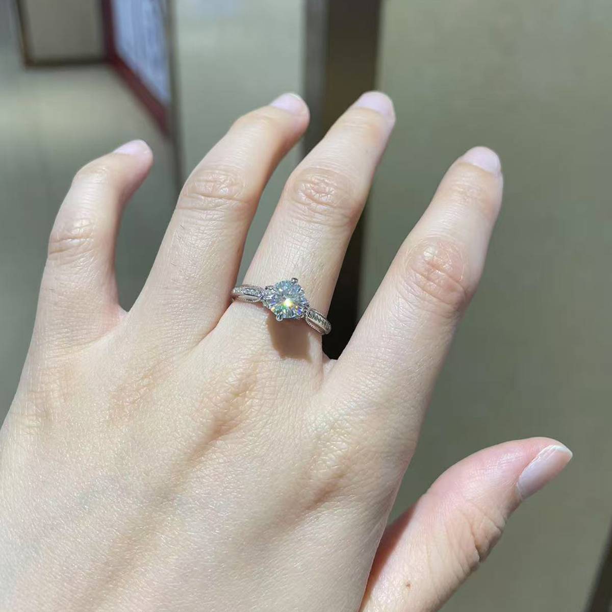 单头女戒S925银镀白金定制选款主石莫桑钻1.0ct/副石高碳钻